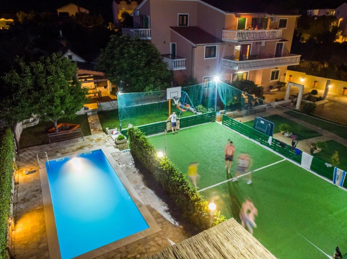 Apartments Mirko Seget Vranjica Exterior photo
