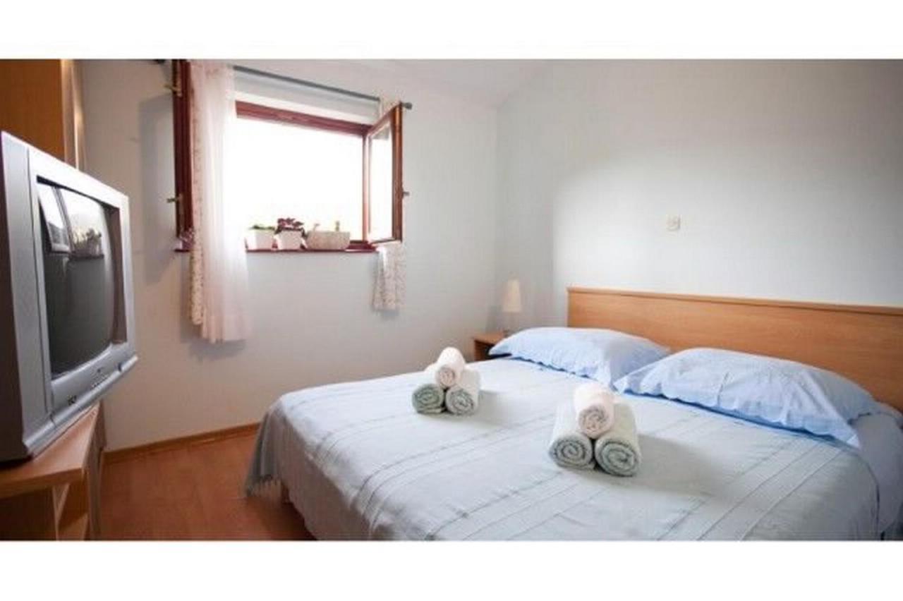 Apartments Mirko Seget Vranjica Exterior photo