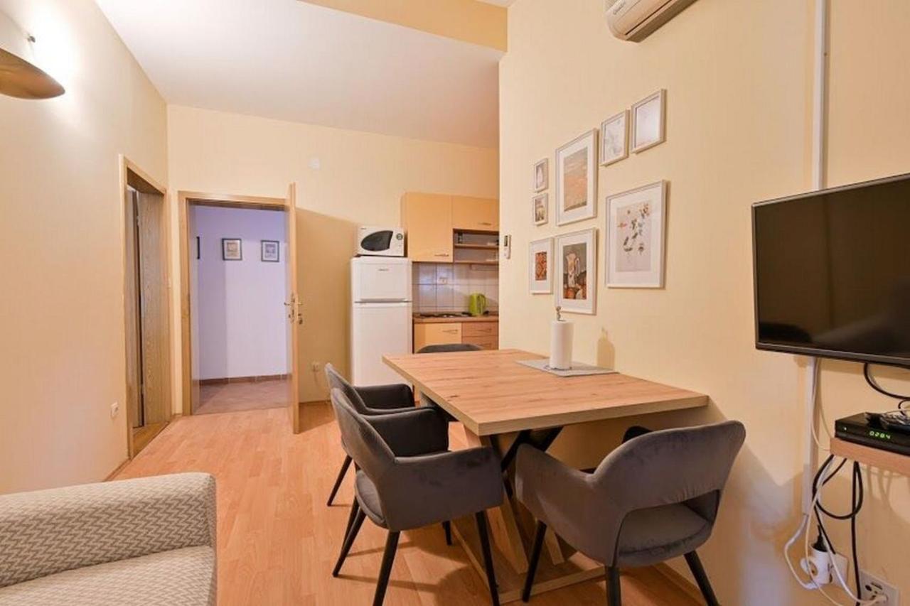 Apartments Mirko Seget Vranjica Exterior photo